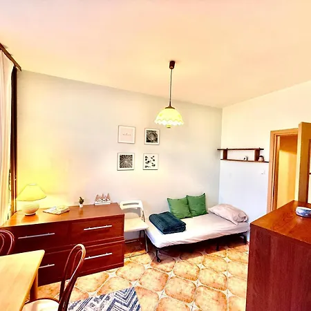 Cozy Apartmant Next To Metro Διαμέρισμα Βαρσοβία
