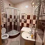 Cozy Apartmant Next To Metro