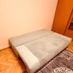 Cozy Apartmant Next To Metro Apartment *