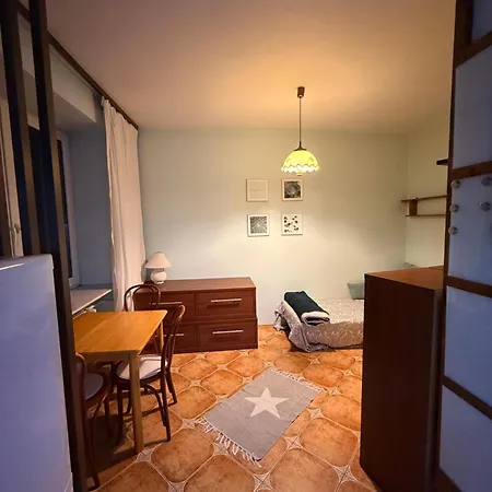 Cozy Apartmant Next To Metro * وارسو