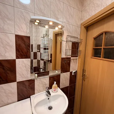 Cozy Apartmant Next To Metro 华沙