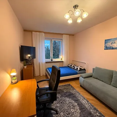 Cozy Apartmant Next To Metro * وارسو