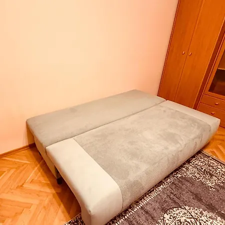 Next To Metro Apartmán *