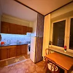 Cozy Apartmant Next To Metro Apartament