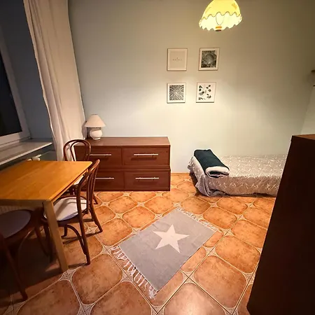 아파트 Cozy Apartmant Next To Metro *