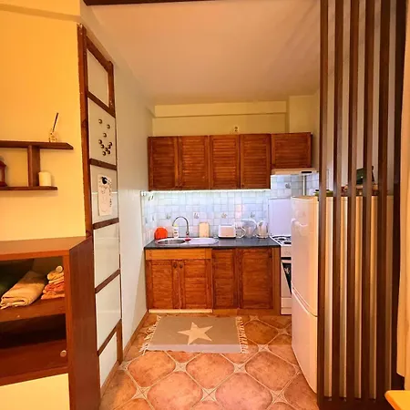 Cozy Apartmant Next To Metro 아파트 바르샤바